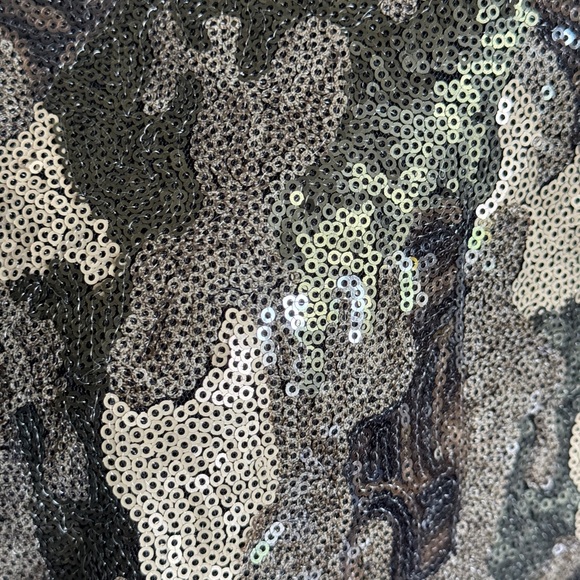Vince Camuto sequin camo top - Picture 5 of 6